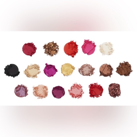 GREASE X REVOLUTION 18-pan
Eyeshadow Palette - Picture 8 of 10